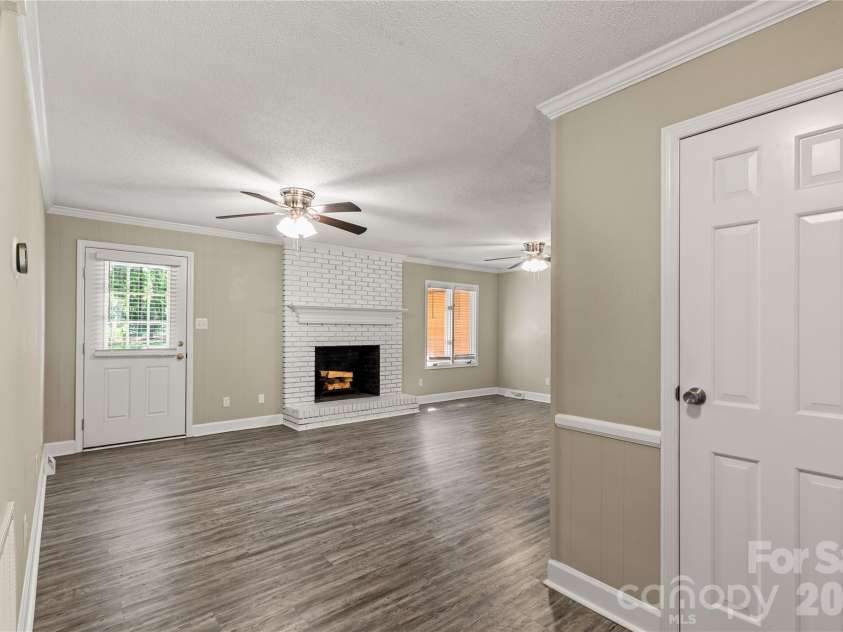 328 Dana Drive, Catawba, SC 29704.  MLS# CAR4373252, YatesRealty ID 16872. 