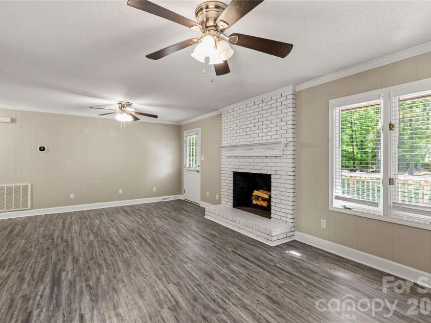 328 Dana Drive, Catawba, SC 29704.  MLS# CAR4373252, YatesRealty ID 16872. 