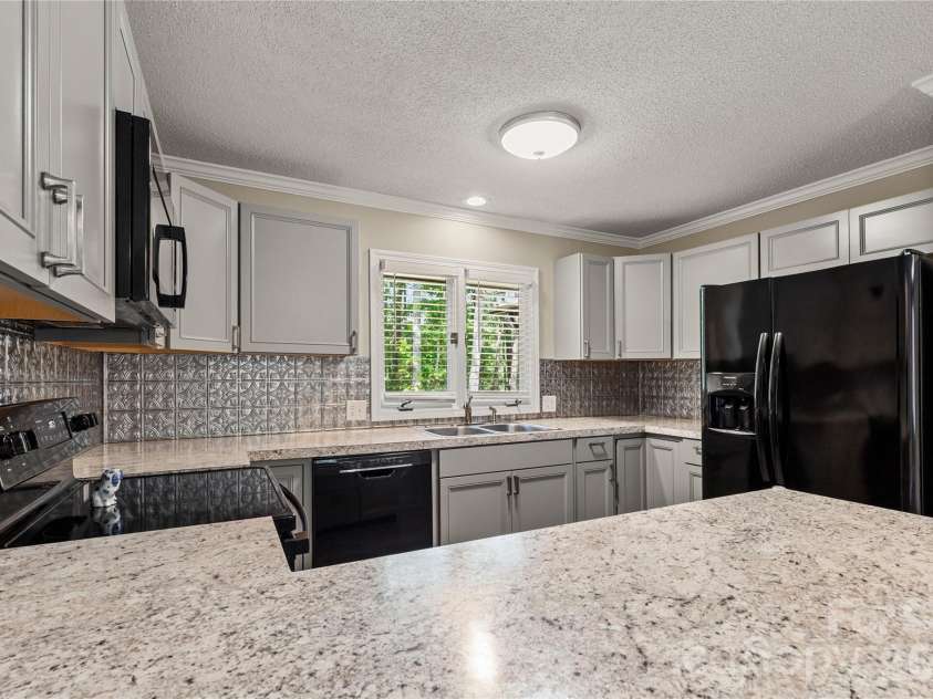 328 Dana Drive, Catawba, SC 29704.  MLS# CAR4373252, YatesRealty ID 16872. 