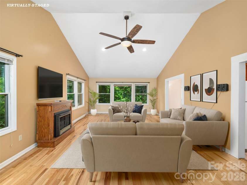125 HEARTLAND Lane, Burnsville, NC 28714.  MLS# CAR4273356, YatesRealty ID 16873. Great flow for entertaining!