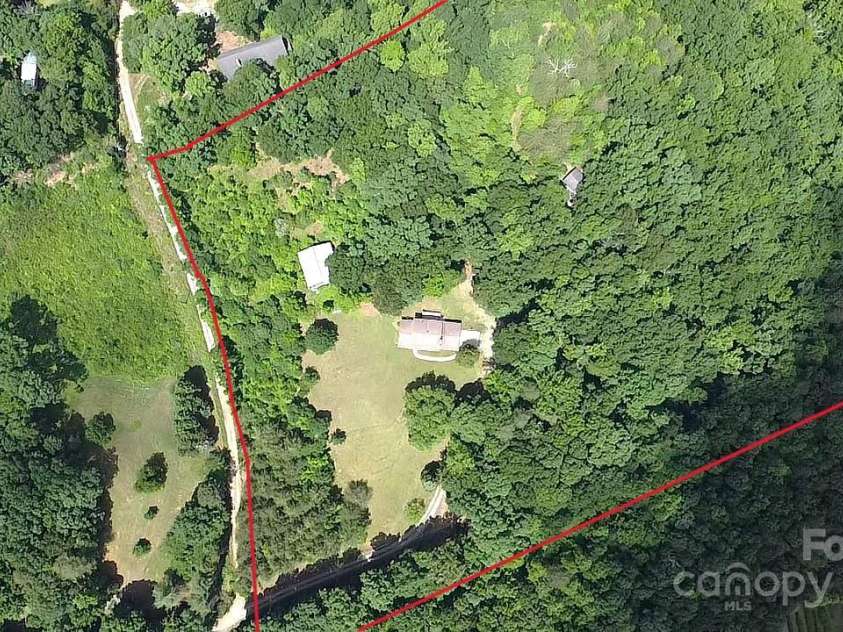 298 Haven Hill Lane, Thomasville, NC 27360.  MLS# CAR4266273, YatesRealty ID 16873. 