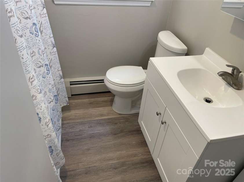 298 Haven Hill Lane, Thomasville, NC 27360.  MLS# CAR4266273, YatesRealty ID 16873. 