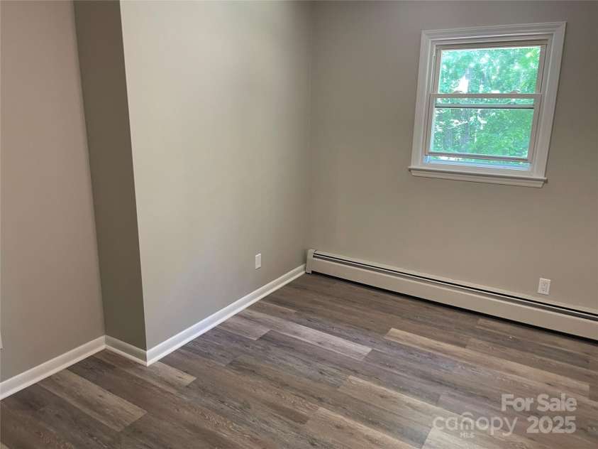 298 Haven Hill Lane, Thomasville, NC 27360.  MLS# CAR4266273, YatesRealty ID 16873. 