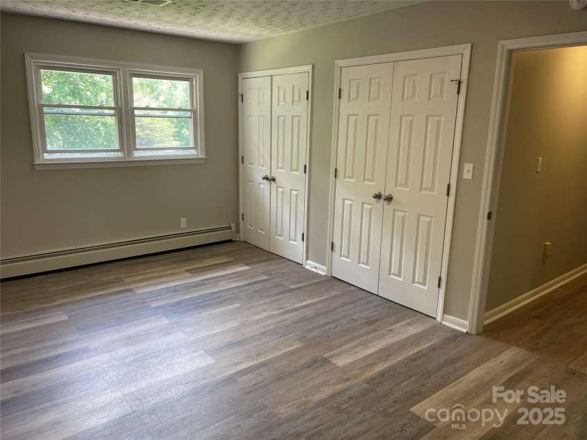 298 Haven Hill Lane, Thomasville, NC 27360.  MLS# CAR4266273, YatesRealty ID 16873. 