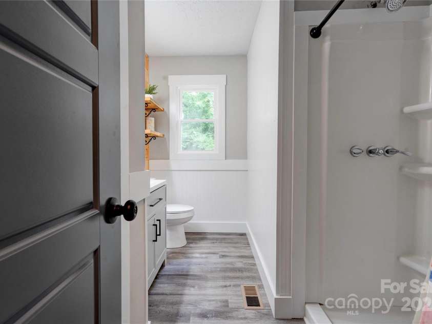 1010 Fallston Road, Shelby, NC 28150.  MLS# CAR4265543, YatesRealty ID 16874. Bathroom