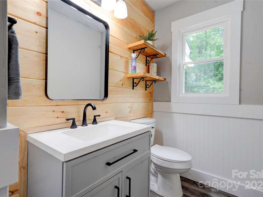 1010 Fallston Road, Shelby, NC 28150.  MLS# CAR4265543, YatesRealty ID 16874. Bathroom