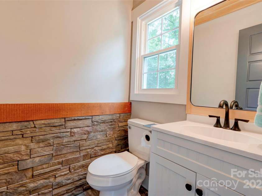1010 Fallston Road, Shelby, NC 28150.  MLS# CAR4265543, YatesRealty ID 16874. Primary Half Bath