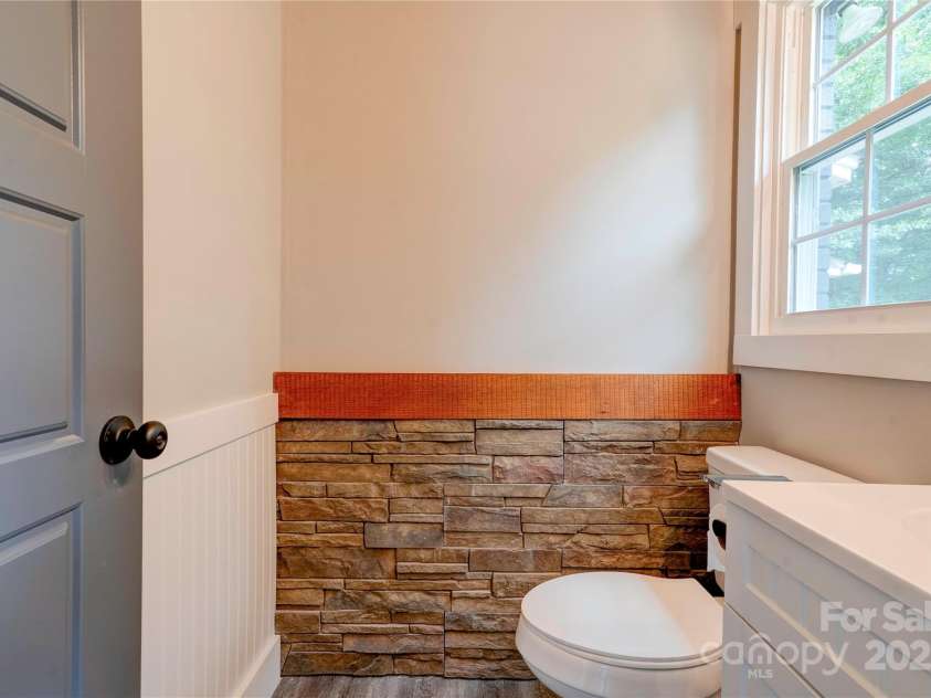 1010 Fallston Road, Shelby, NC 28150.  MLS# CAR4265543, YatesRealty ID 16874. Primary Half Bath