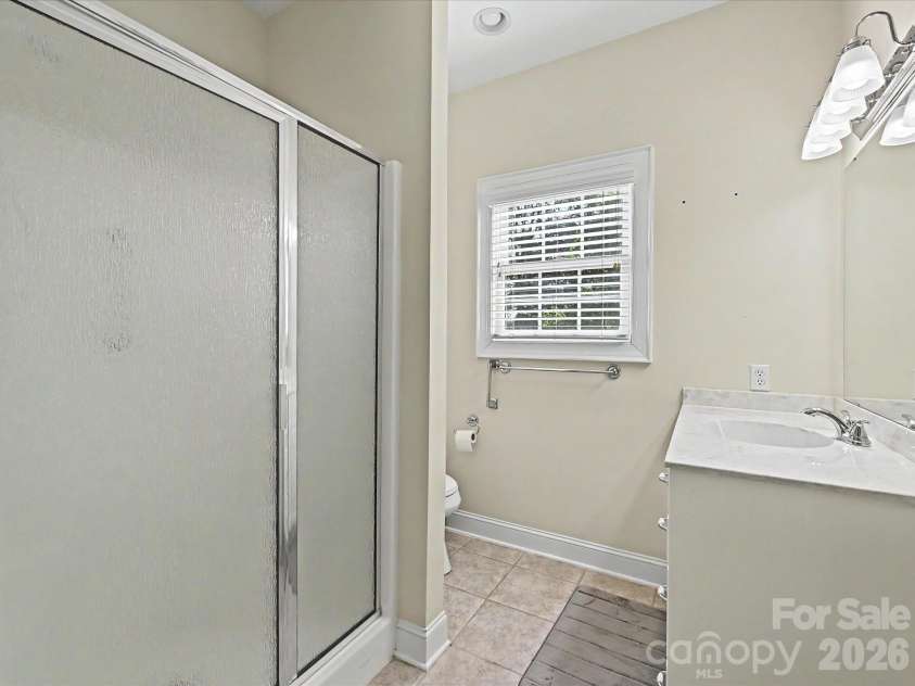 10896 Pioneer Mill Road, Concord, NC 28025.  MLS# CAR4369471, YatesRealty ID 16875. Full primary bath for him