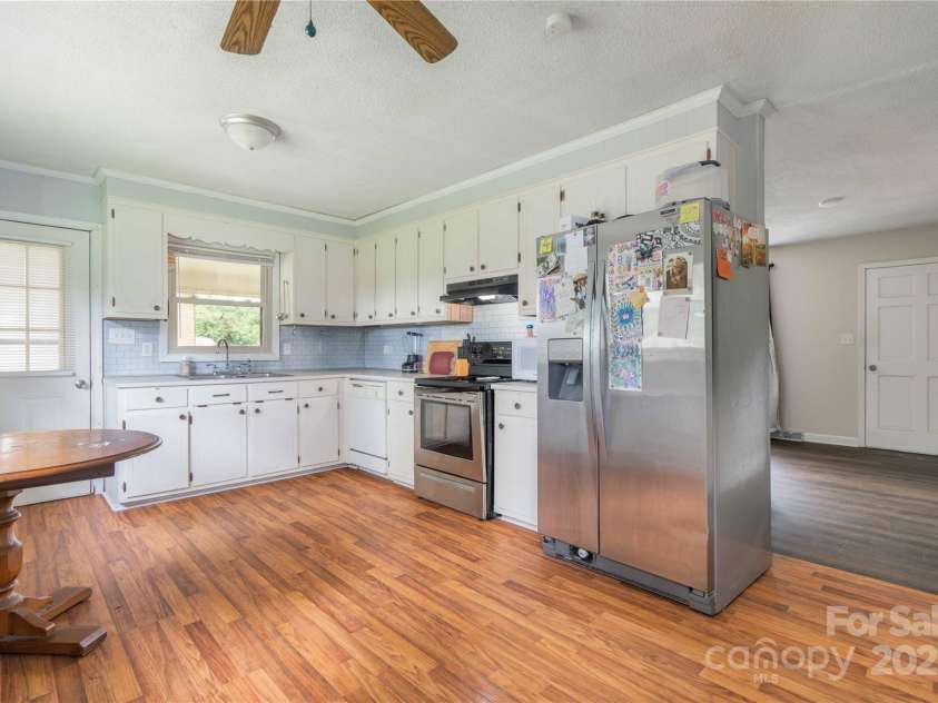 166 Stephanie Drive, Lexington, NC 27295.  MLS# CAR4266320, YatesRealty ID 16876. 