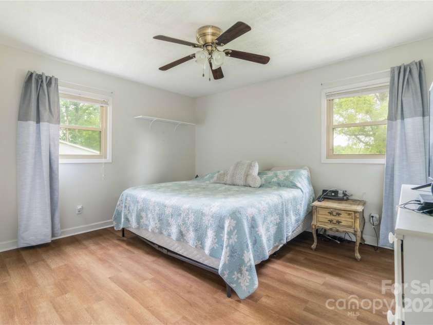 166 Stephanie Drive, Lexington, NC 27295.  MLS# CAR4266320, YatesRealty ID 16876. 