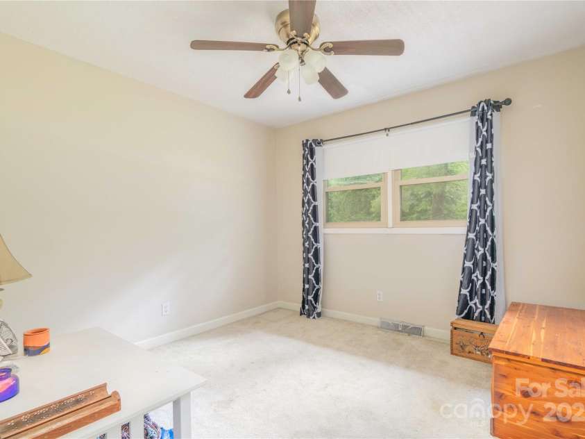 166 Stephanie Drive, Lexington, NC 27295.  MLS# CAR4266320, YatesRealty ID 16876. 