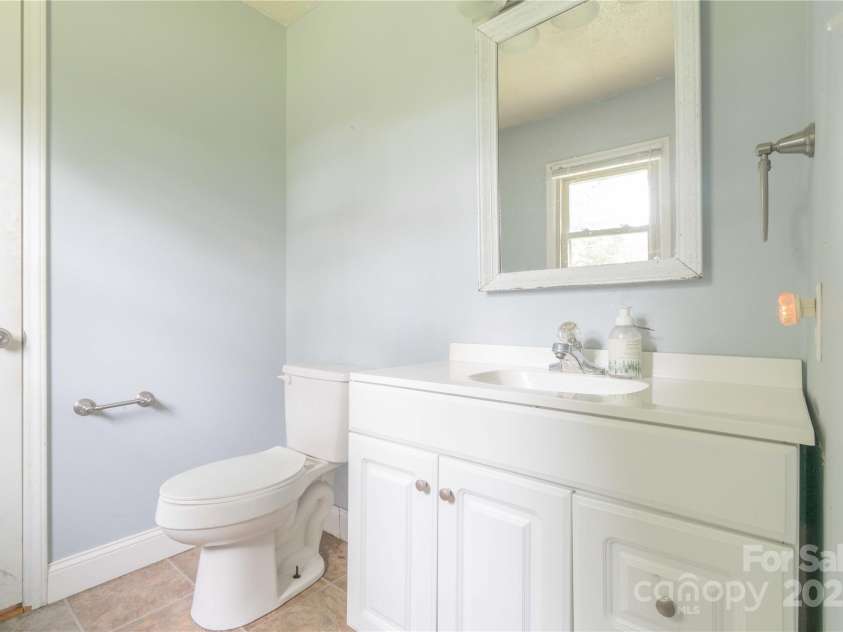 166 Stephanie Drive, Lexington, NC 27295.  MLS# CAR4266320, YatesRealty ID 16876. 