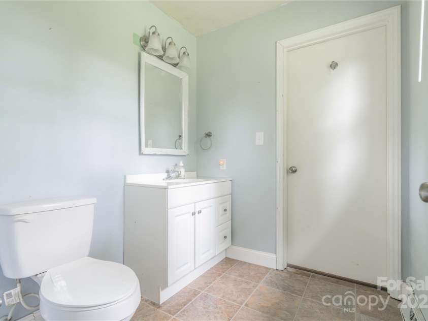 166 Stephanie Drive, Lexington, NC 27295.  MLS# CAR4266320, YatesRealty ID 16876. 