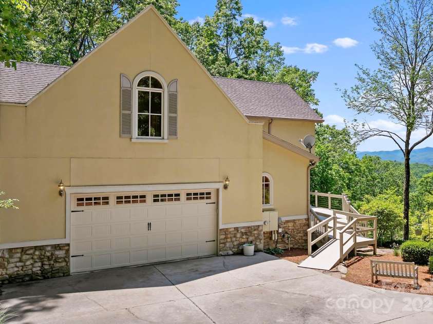 142 Paisley Lane, Pisgah Forest, NC 28768.  MLS# CAR4265625, YatesRealty ID 16877. 