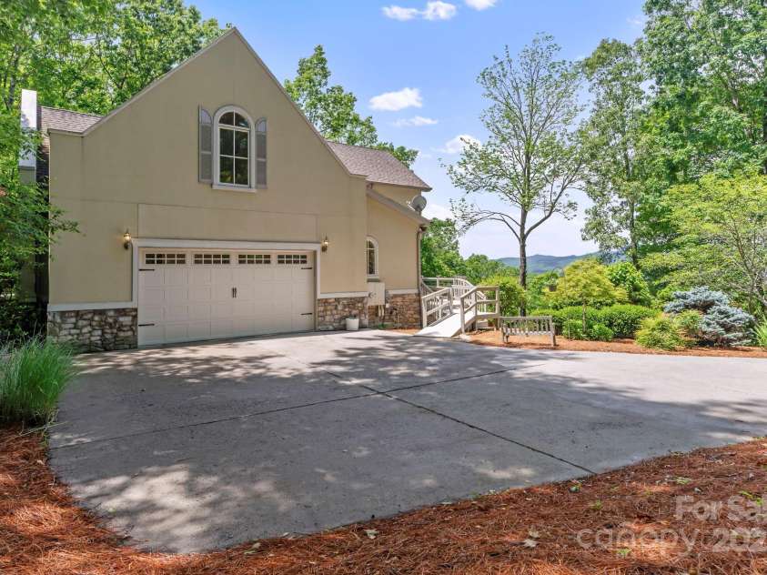 142 Paisley Lane, Pisgah Forest, NC 28768.  MLS# CAR4265625, YatesRealty ID 16877. 