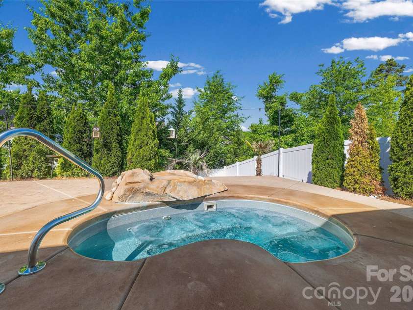 269 Robinwood Lane, Clover, SC 29710.  MLS# CAR4370737, YatesRealty ID 16879. 