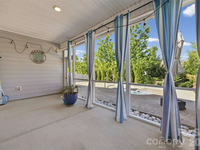 269 Robinwood Lane, Clover, SC 29710.  MLS# CAR4370737, YatesRealty ID 16879. 