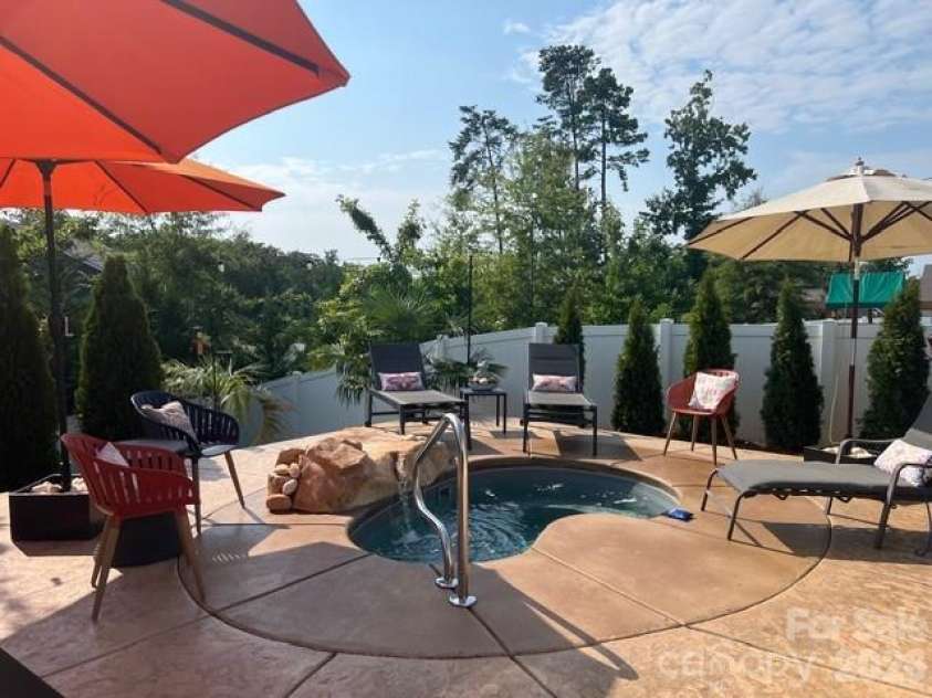 269 Robinwood Lane, Clover, SC 29710.  MLS# CAR4370737, YatesRealty ID 16879. 