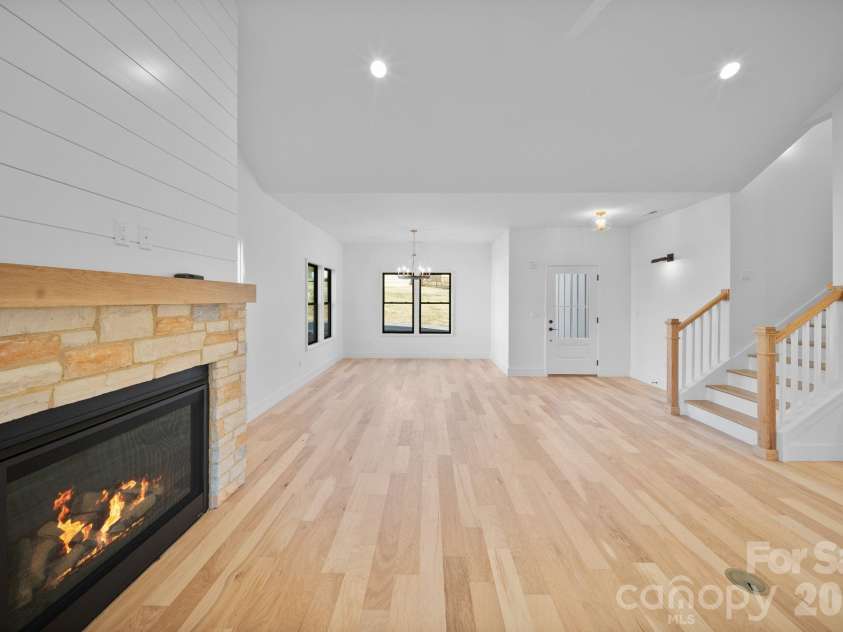 49 Johnson Drive, Asheville, NC 28804.  MLS# CAR4340354, YatesRealty ID 1688. 