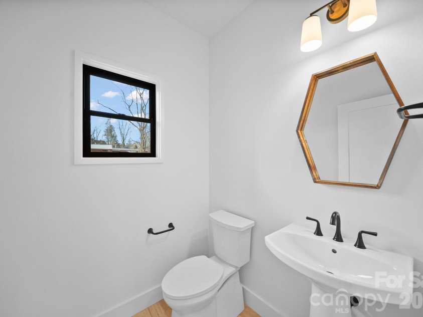 49 Johnson Drive, Asheville, NC 28804.  MLS# CAR4340354, YatesRealty ID 1688. 