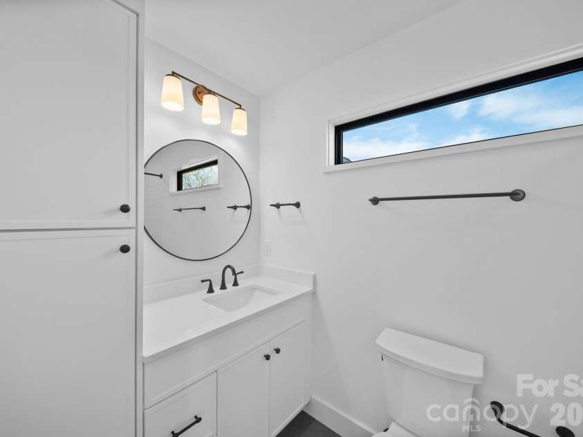 49 Johnson Drive, Asheville, NC 28804.  MLS# CAR4340354, YatesRealty ID 1688. 