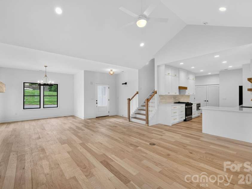 49 Johnson Drive, Asheville, NC 28804.  MLS# CAR4340354, YatesRealty ID 1688. 