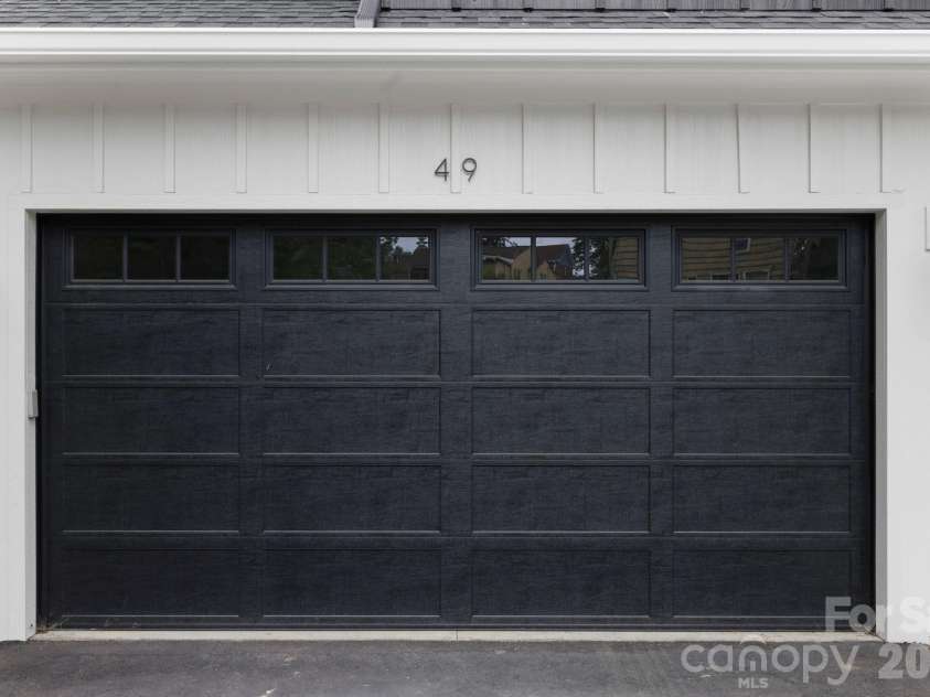 49 Johnson Drive, Asheville, NC 28804.  MLS# CAR4340354, YatesRealty ID 1688. 