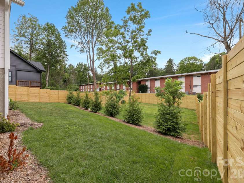 49 Johnson Drive, Asheville, NC 28804.  MLS# CAR4340354, YatesRealty ID 1688. 