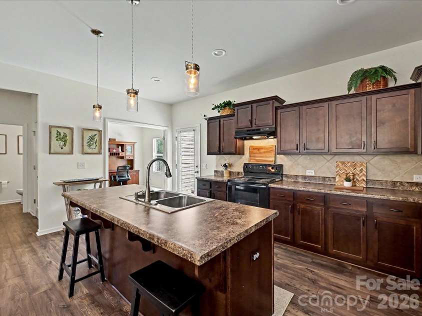 118 Fairfield Drive, Troutman, NC 28166.  MLS# CAR4373399, YatesRealty ID 16880. 