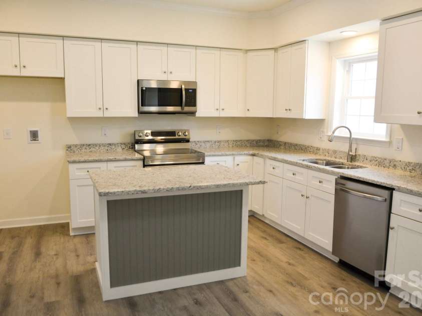784 Bearwallow Mountain Road, Hendersonville, NC 28792.  MLS# CAR4374448, YatesRealty ID 16881. Original/Kitchen