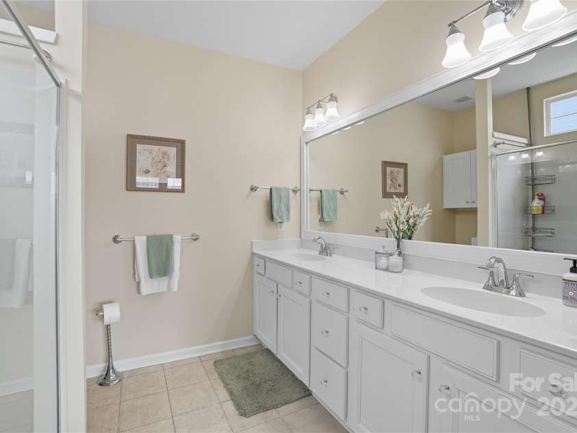 17436 Hawks View Drive, Indian Land, SC 29707.  MLS# CAR4309936, YatesRealty ID 16883. EnSuite w/ Dual Vanity