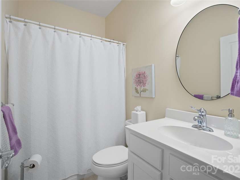 17436 Hawks View Drive, Indian Land, SC 29707.  MLS# CAR4309936, YatesRealty ID 16883. Guest Bath