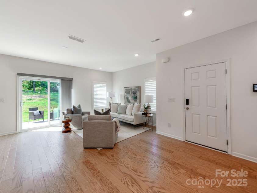 222 Harpers Run Lane, Matthews, NC 28104.  MLS# CAR4287195, YatesRealty ID 16883. 