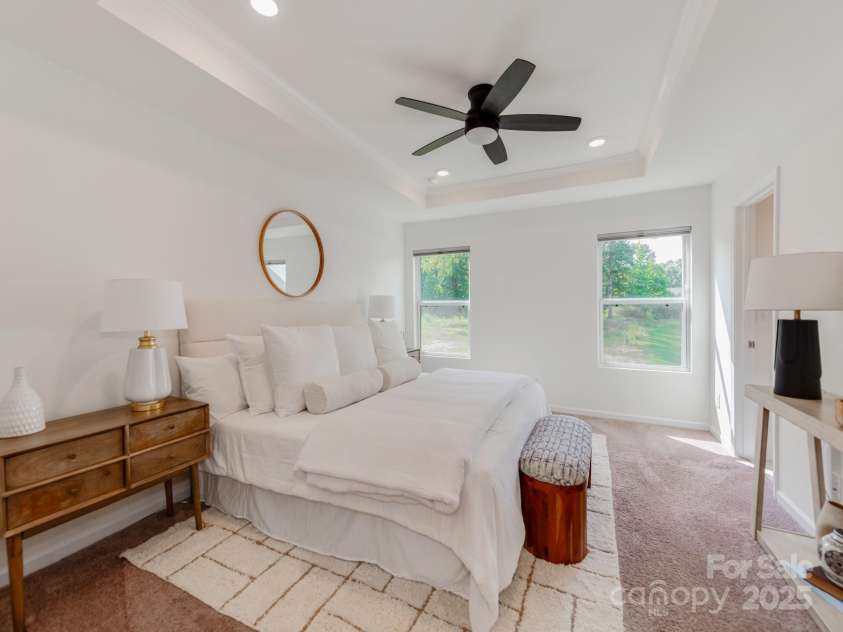 222 Harpers Run Lane, Matthews, NC 28104.  MLS# CAR4287195, YatesRealty ID 16883. Primary suite
