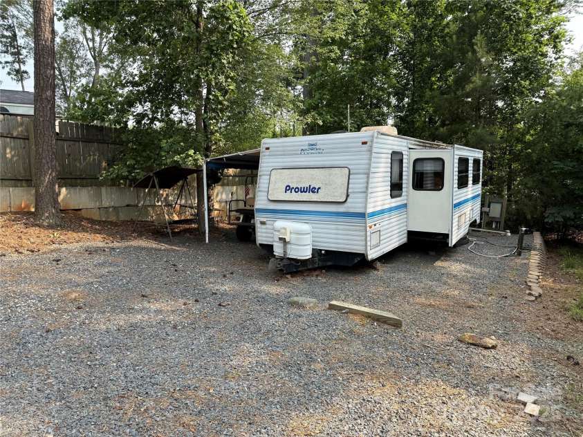 103 Powder Horn Trail, Mount Gilead, NC 27306.  MLS# CAR4266296, YatesRealty ID 16884. 