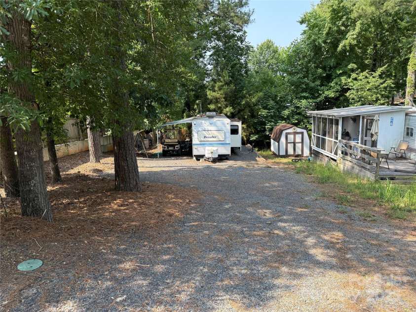 103 Powder Horn Trail, Mount Gilead, NC 27306.  MLS# CAR4266296, YatesRealty ID 16884. 