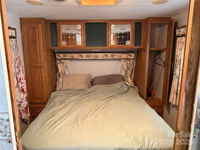 103 Powder Horn Trail, Mount Gilead, NC 27306.  MLS# CAR4266296, YatesRealty ID 16884. 