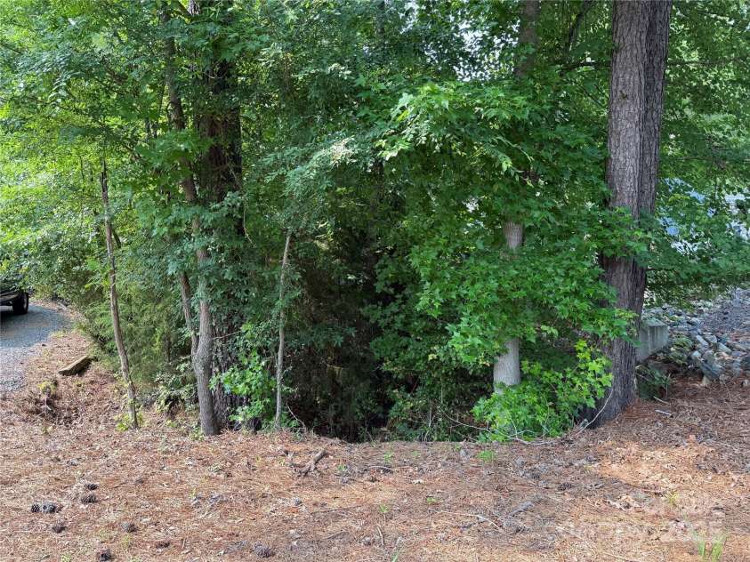 103 Powder Horn Trail, Mount Gilead, NC 27306.  MLS# CAR4266296, YatesRealty ID 16884. 