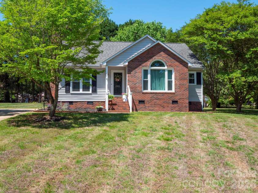 111 Louisbourg Court, Gastonia, NC 28056.  MLS# CAR4372369, YatesRealty ID 16885. 