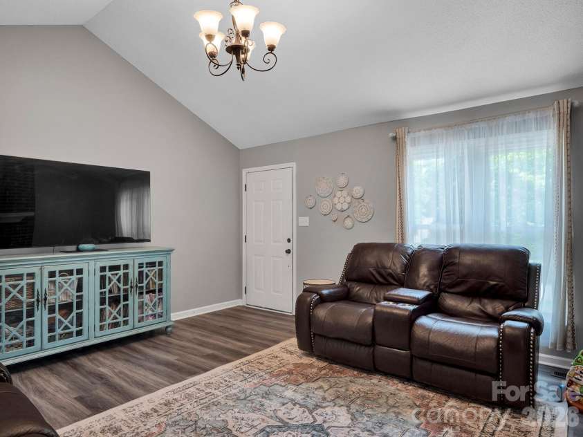 111 Louisbourg Court, Gastonia, NC 28056.  MLS# CAR4372369, YatesRealty ID 16885. 