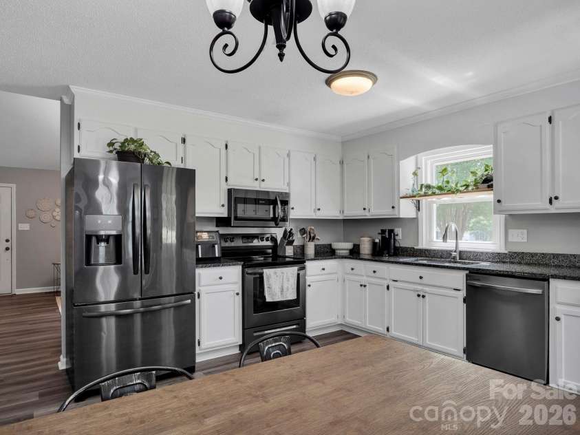 111 Louisbourg Court, Gastonia, NC 28056.  MLS# CAR4372369, YatesRealty ID 16885. 