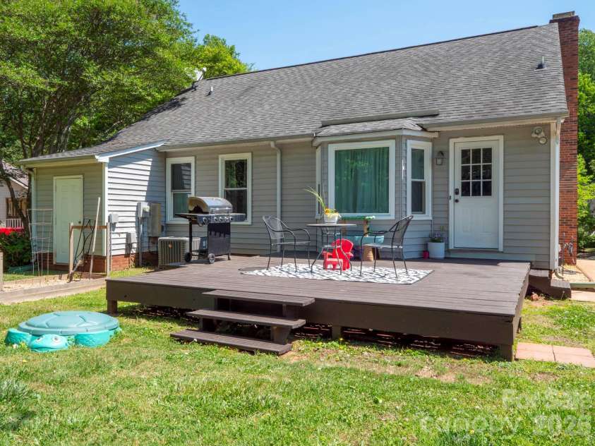 111 Louisbourg Court, Gastonia, NC 28056.  MLS# CAR4372369, YatesRealty ID 16885. 