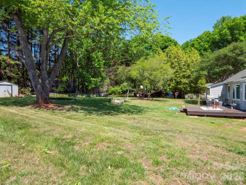 111 Louisbourg Court, Gastonia, NC 28056.  MLS# CAR4372369, YatesRealty ID 16885. 