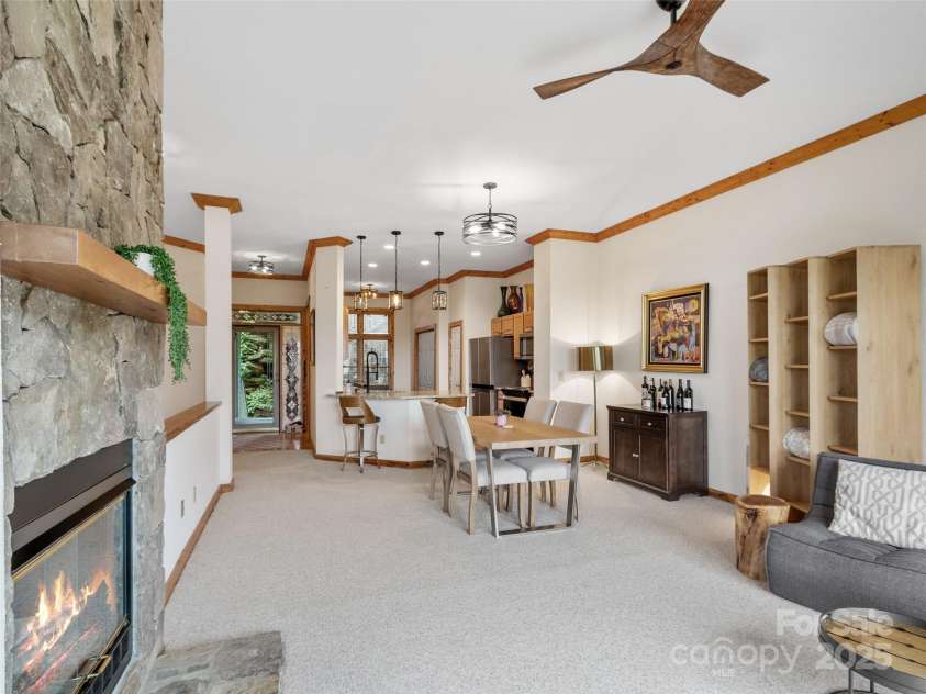 130 Stoney Falls Loop, Burnsville, NC 28714.  MLS# CAR4286309, YatesRealty ID 16885. 