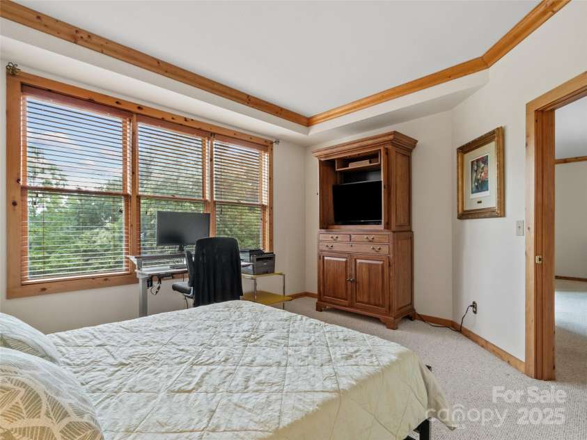 130 Stoney Falls Loop, Burnsville, NC 28714.  MLS# CAR4286309, YatesRealty ID 16885. 