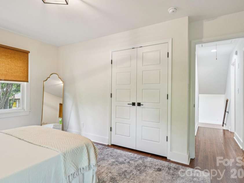5300 Cheval Place, Charlotte, NC 28205.  MLS# CAR4369140, YatesRealty ID 16886. 