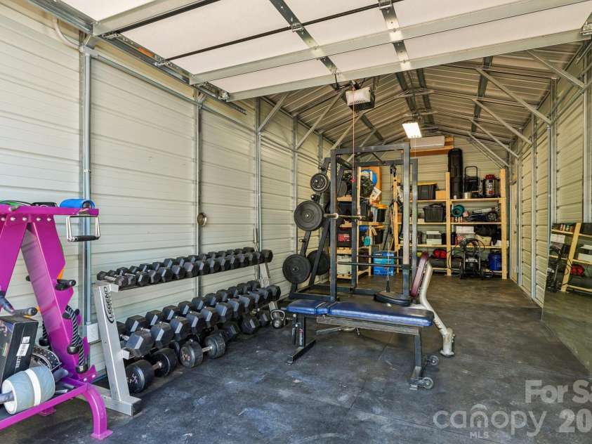 5300 Cheval Place, Charlotte, NC 28205.  MLS# CAR4369140, YatesRealty ID 16886. 
