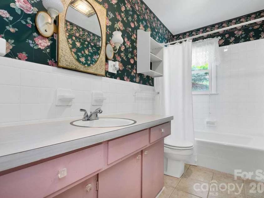 1482 Island Ford Road, Brevard, NC 28712.  MLS# CAR4366891, YatesRealty ID 16887. 