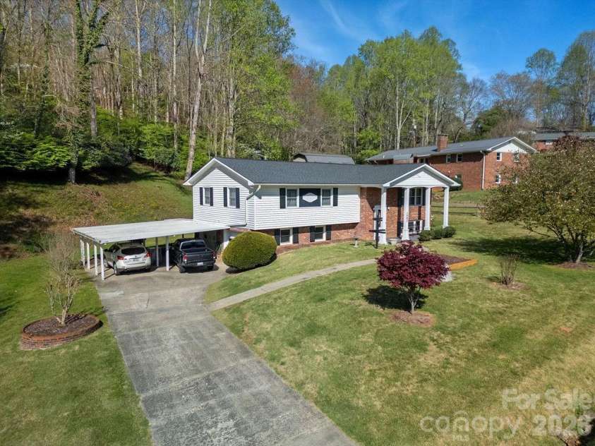 1482 Island Ford Road, Brevard, NC 28712.  MLS# CAR4366891, YatesRealty ID 16887. 